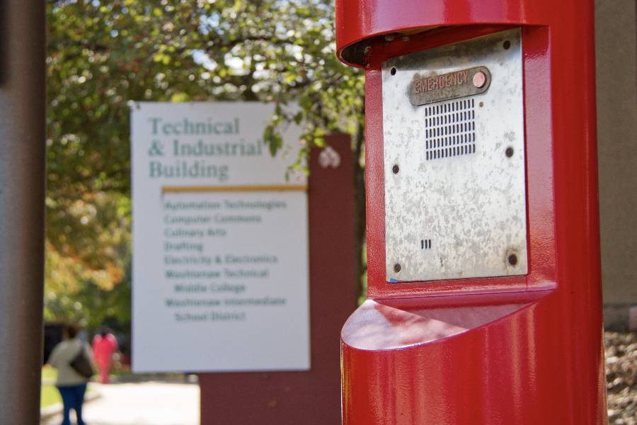 Campus emergency call box